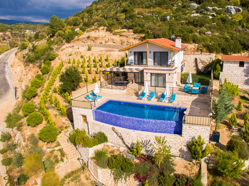  gece  -  Kasım
  | Kalkan Sarıbelen Villa Kiralama: Isıtmalı, Korunaklı Havuzlu, Doğa İçinde, 6 Kişilik